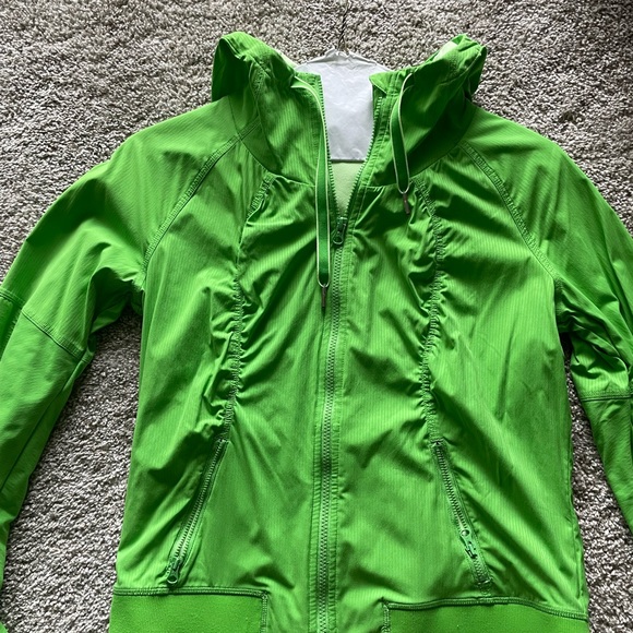 Lululemon windbreaker - Picture 1 of 6